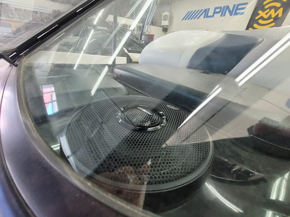 Good Vibrations Audio Video car audio shop in North Bend, Oregon photo 10