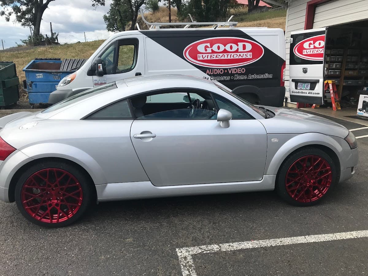 Good Vibrations Audio Video car audio shop in North Bend, Oregon photo 7