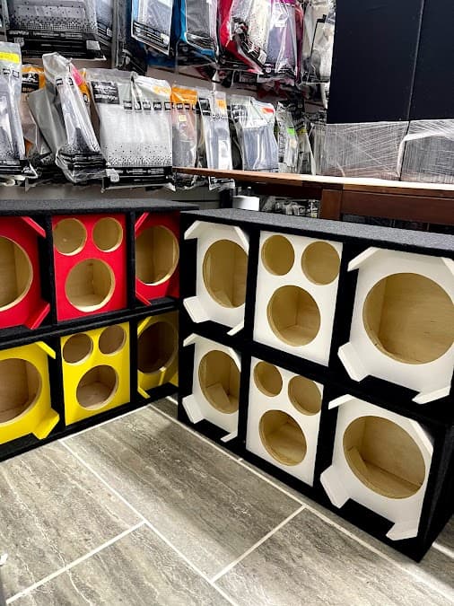 EZ PLUS, WINDOW TINT, CAR AUDIO, ALARM & REMOTE STARTED car audio shop in Camden, New Jersey photo 4