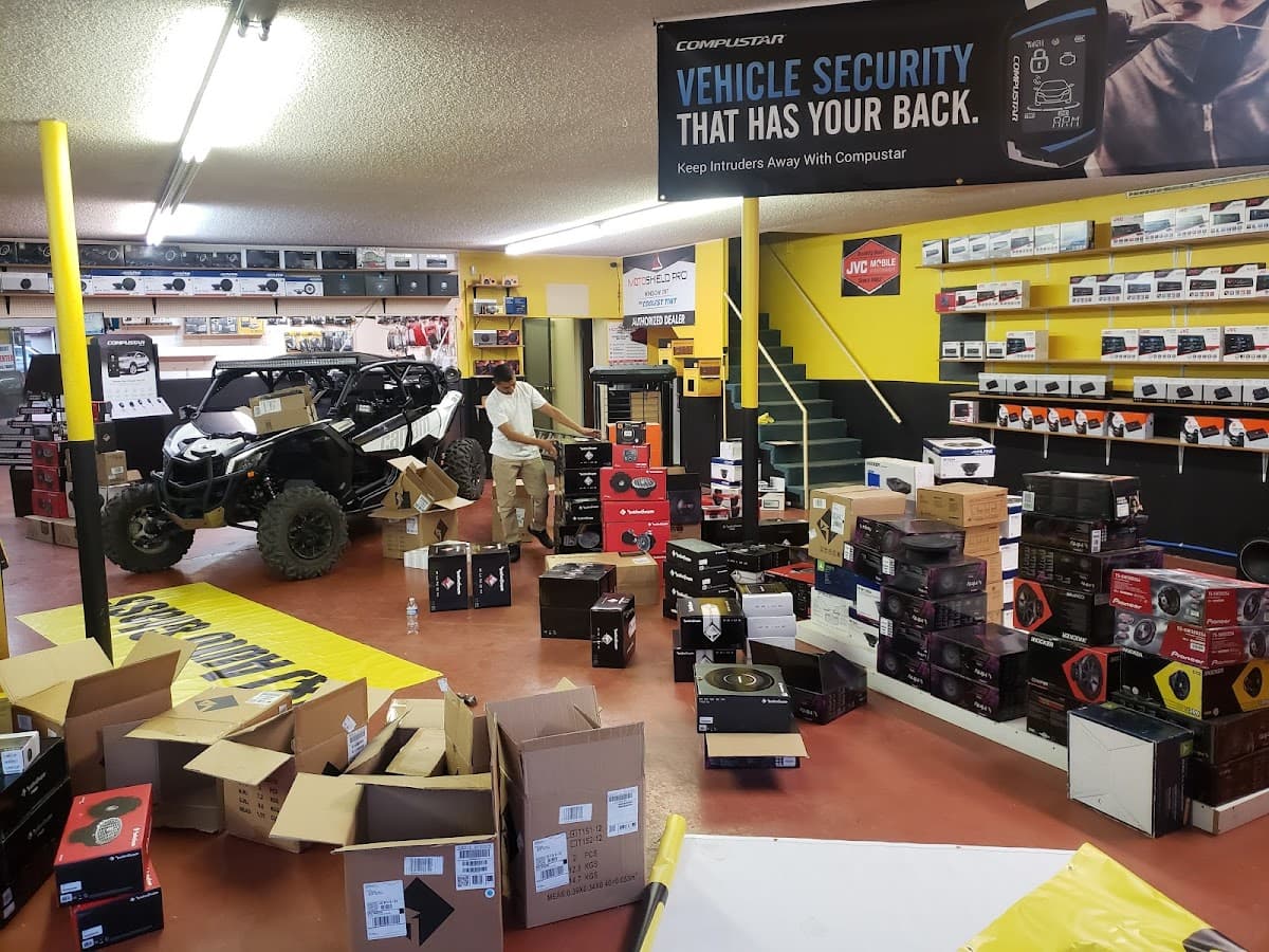 J&j stereo auto glass window tint and locksmith image 9