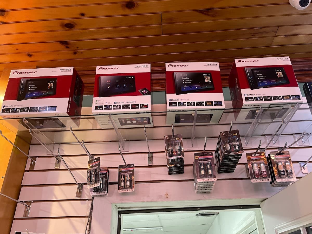 RJ Distributing car audio shop in Philadelphia, Pennsylvania photo 7