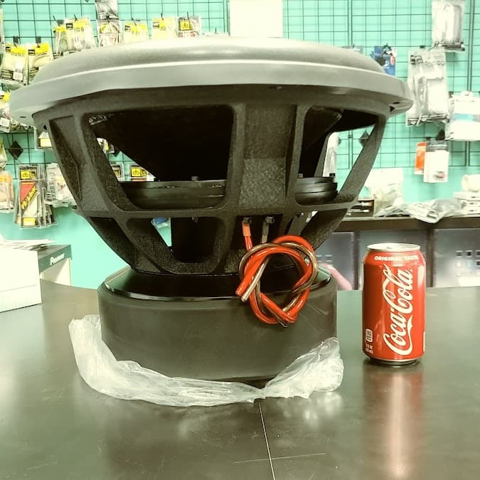 Expert Electronics of Wisconsin car audio shop in Milwaukee, Wisconsin photo 10