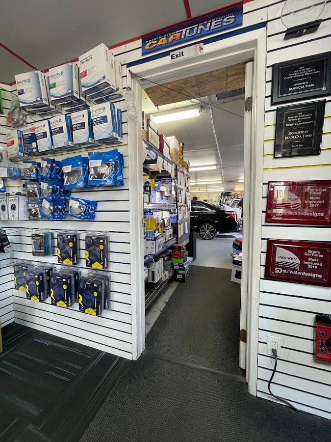 Brad's Car Tunes car audio shop in Eugene, Oregon photo 3
