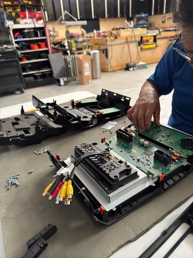 Xochilt Car Audio image 5