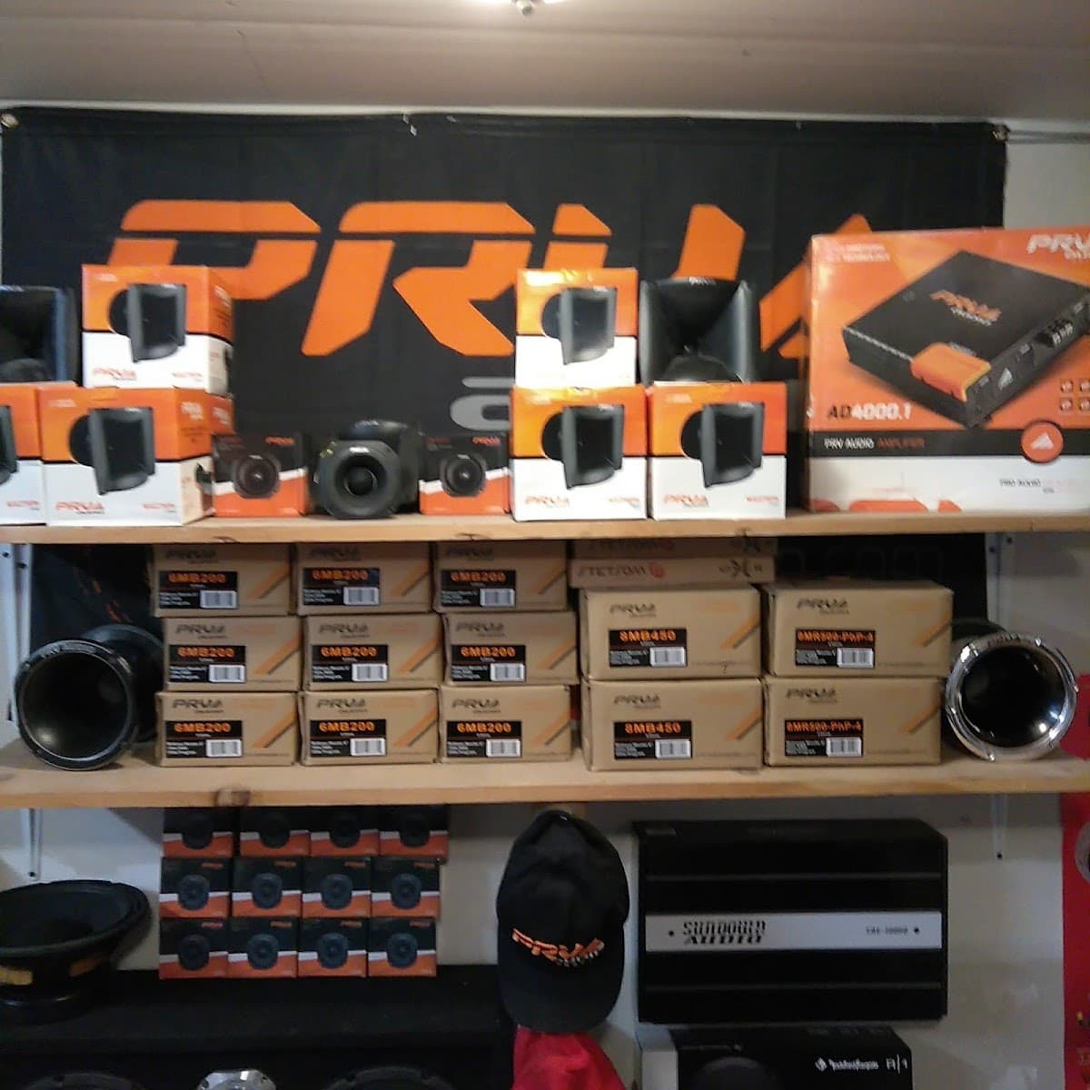 C T Custom car audio and security car audio shop in Philadelphia, Pennsylvania photo 9