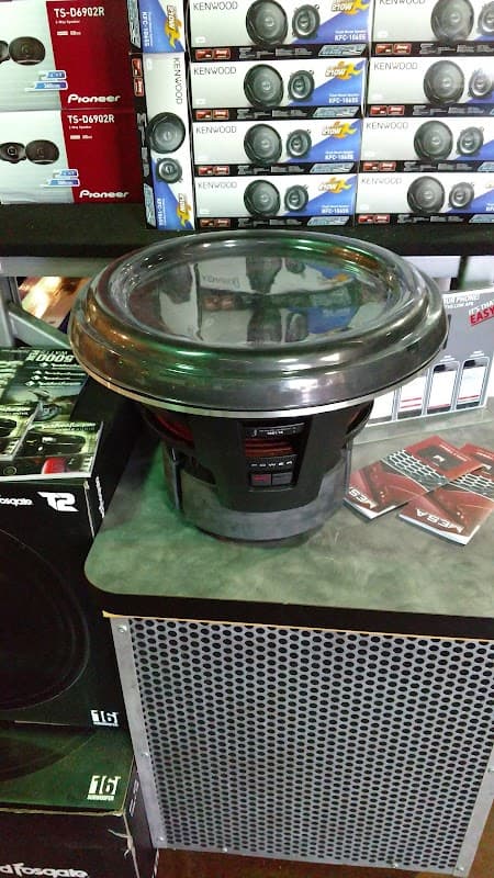 Stereo King car audio shop in Portland, Oregon photo 9