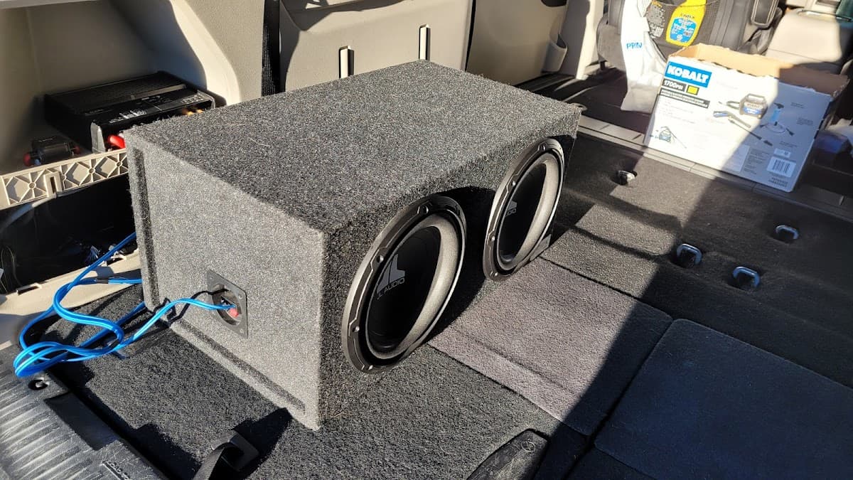 Gain Mobile Electronics car audio shop in Hamilton, Ontario photo 4