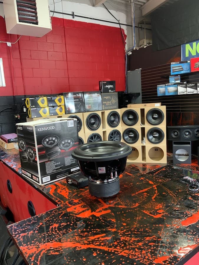 Wale's Audio and Window Tinting image 10