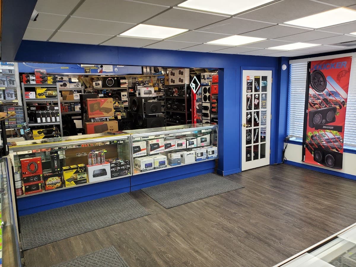 Sound On Wheels car audio shop in Kenosha, Wisconsin photo 5