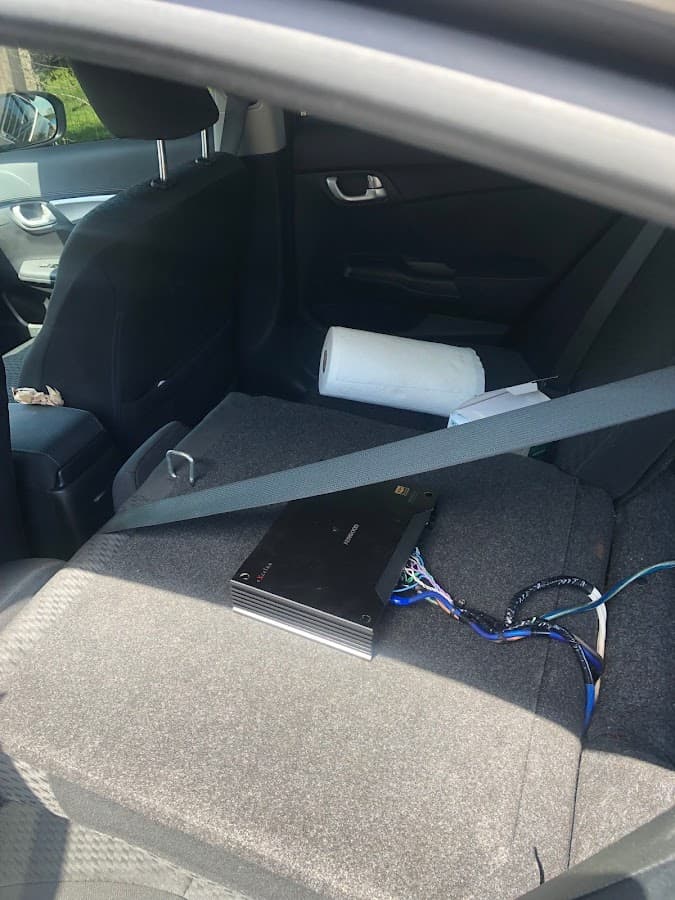 Gain Mobile Electronics car audio shop in Hamilton, Ontario photo 6