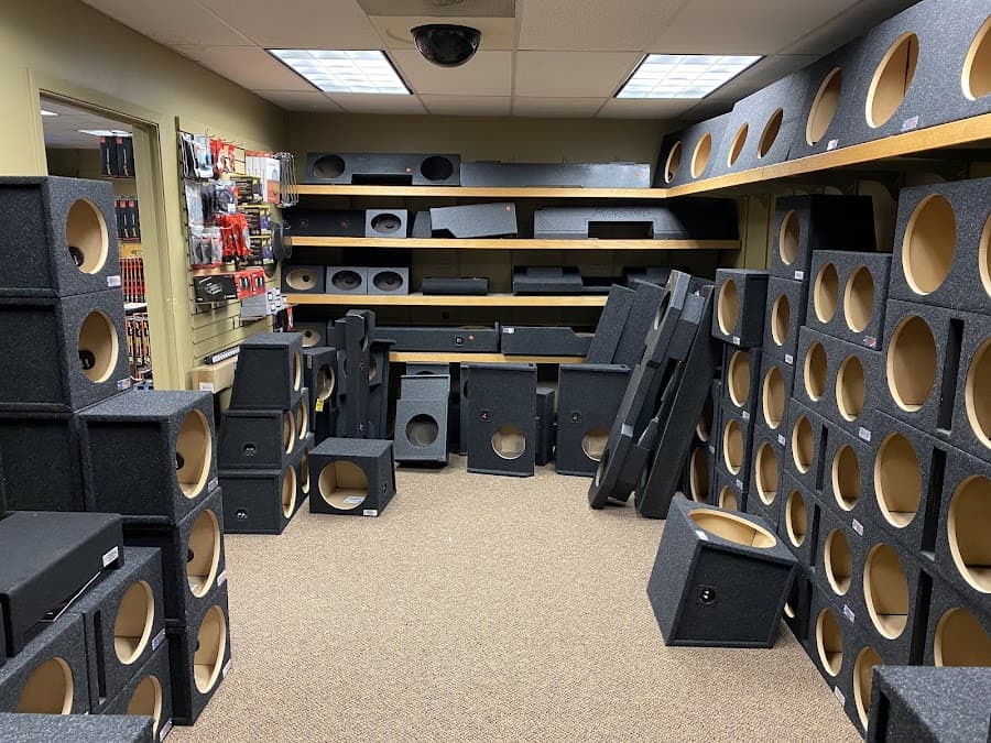 Dashboard Electronics car audio shop in Sioux Falls, South Dakota photo 7