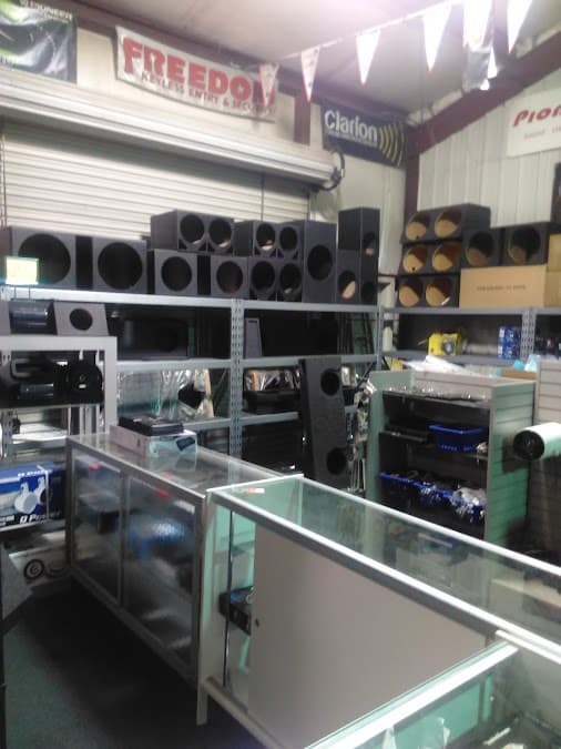 G Low's Audio Shop image 2