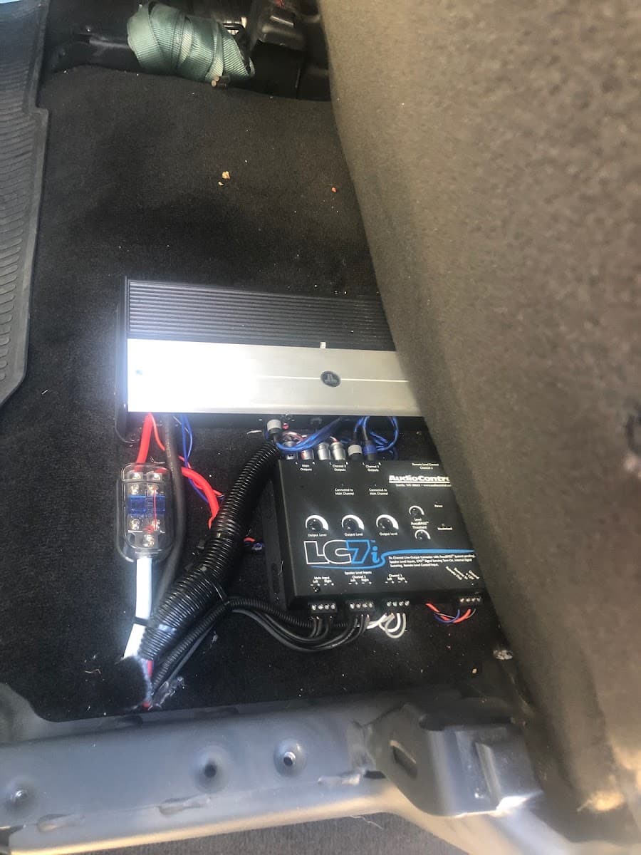 Audio Express car audio shop in Albuquerque, New Mexico photo 9
