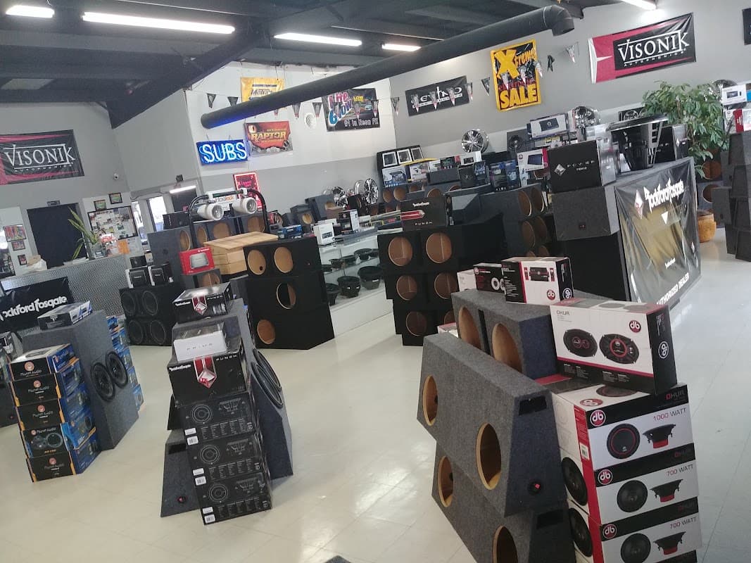 High Volume Car Stereo image 6