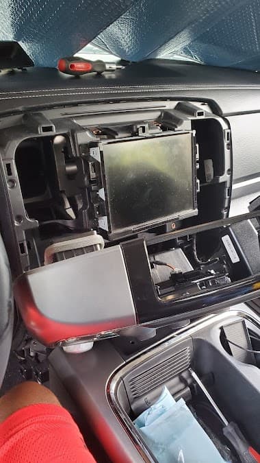 Lee's Electronics car audio shop in East Brunswick, New Jersey photo 4