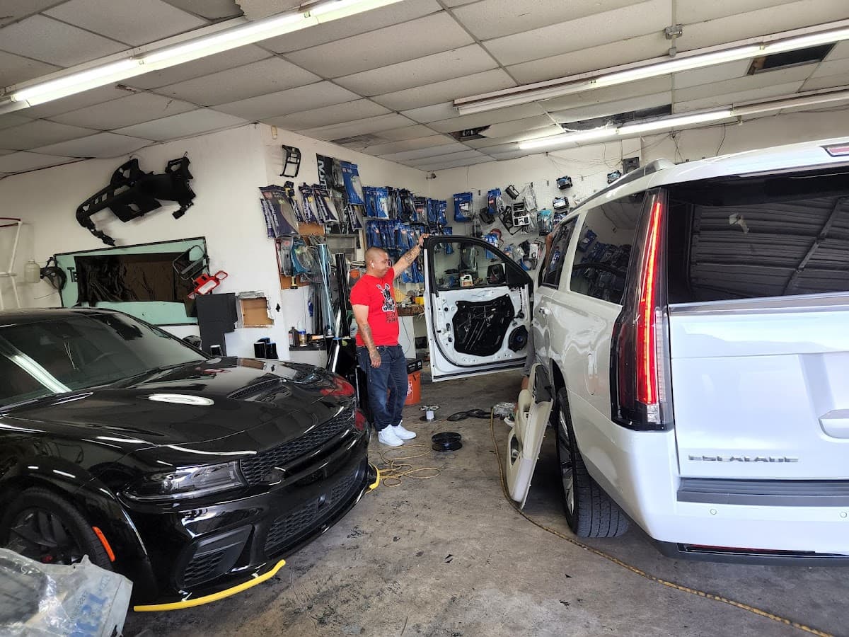 Texas Custom Stereo image 7