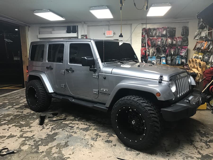 RJ AutoSound & Tint car audio shop in Pennsauken Township, New Jersey photo 4