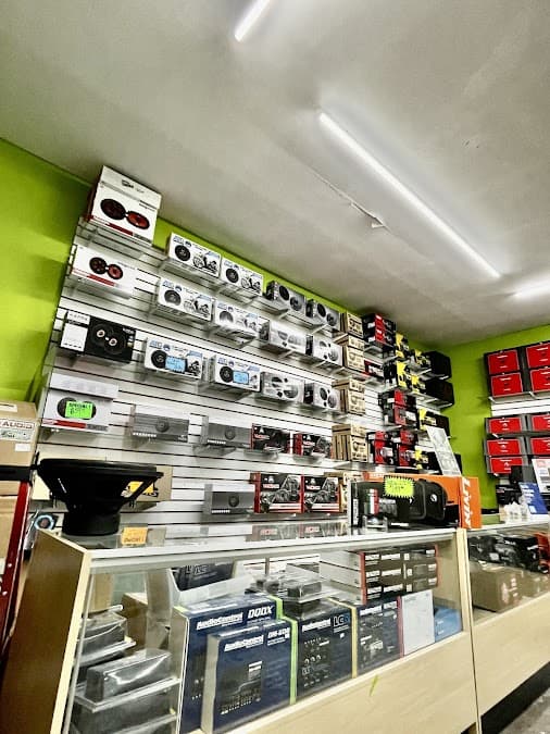 Aztec Auto Sound car audio shop in Kansas City, Missouri photo 2