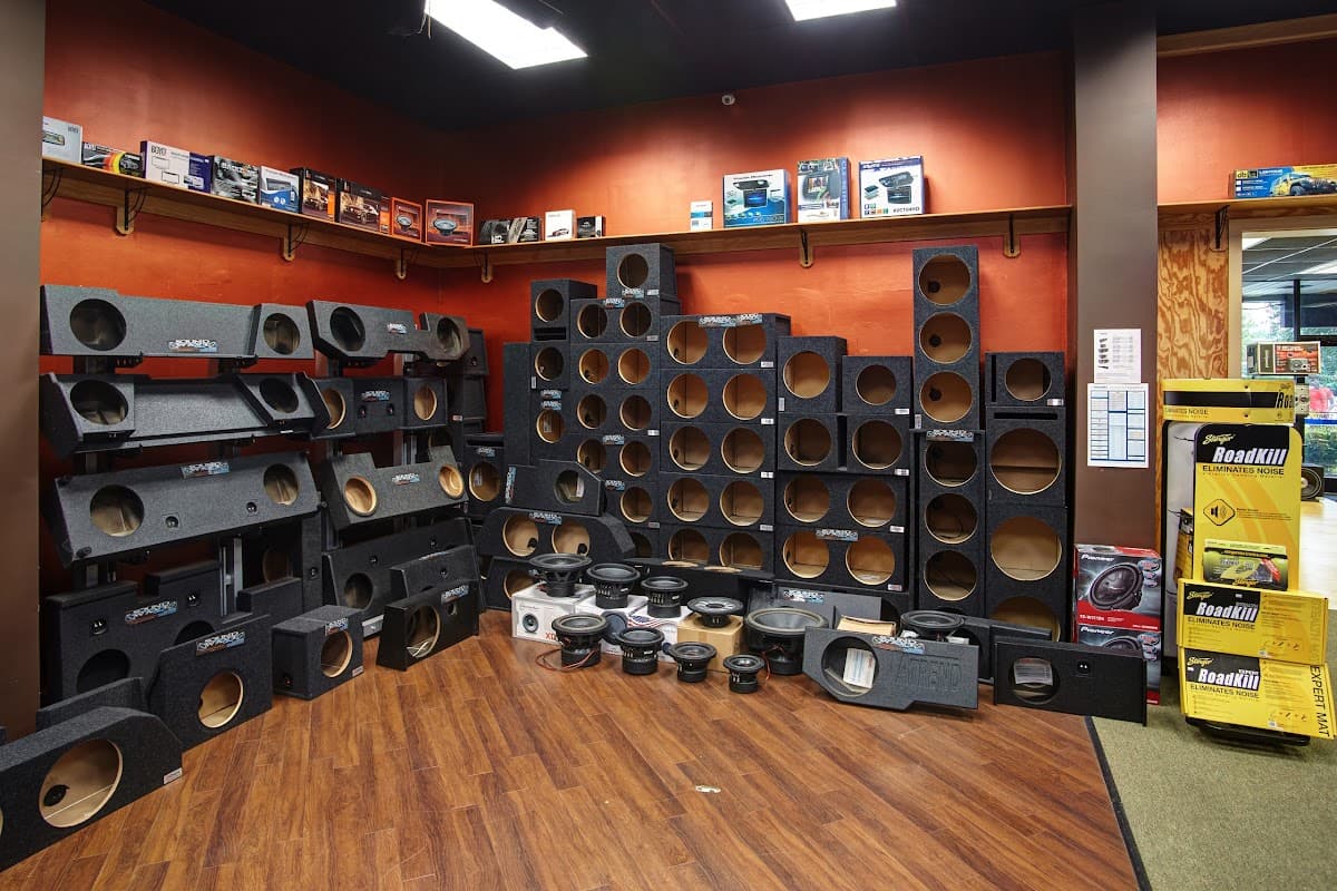 Sound Wave Customs car audio shop in Virginia Beach, Virginia photo 7