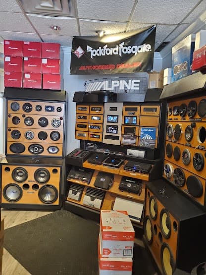 Number 1 Sound car audio shop in Toronto, Ontario photo 5