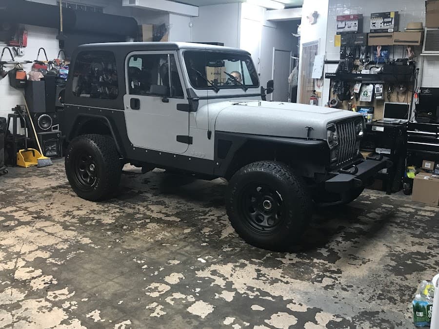 RJ AutoSound & Tint car audio shop in Pennsauken Township, New Jersey photo 7