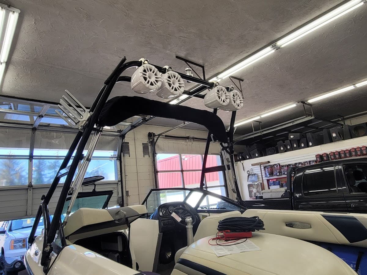 Good Vibrations Audio Video car audio shop in North Bend, Oregon photo 4