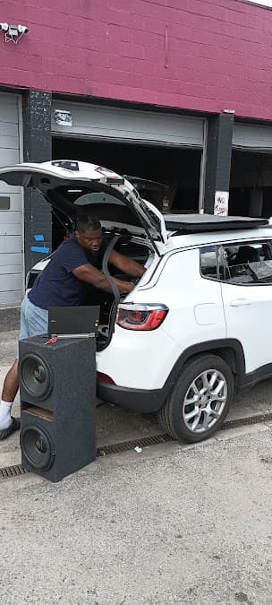 CJ Car Audio car audio shop in Baltimore, Maryland photo 3