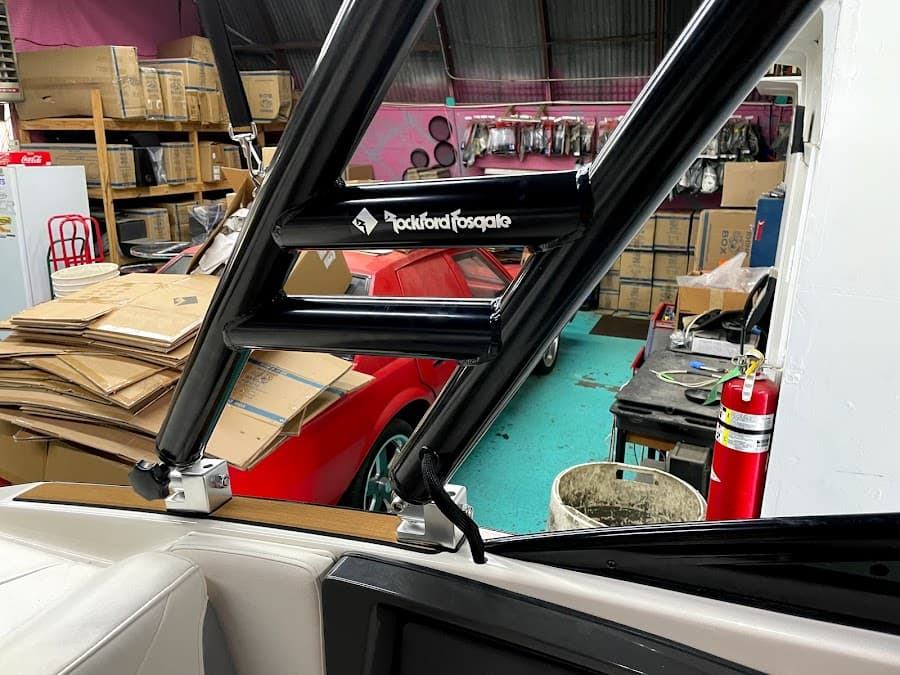 Crazy Ralph's Car Stereo image 4