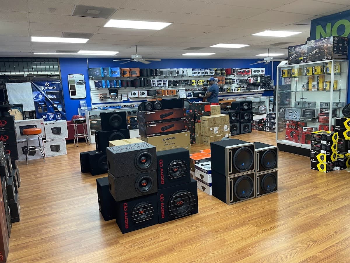 Affordable Car Stereo image 9