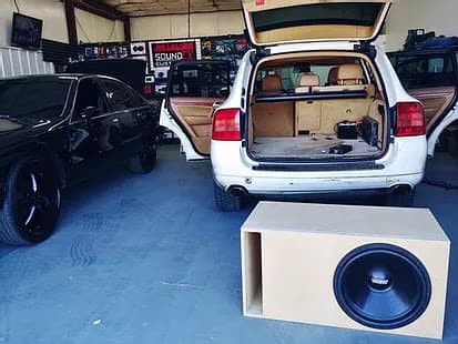 Sound Customs FX car audio shop in Albuquerque, New Mexico photo 3