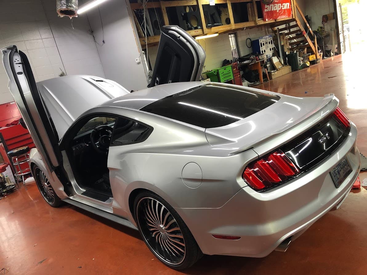 Car Stereo Warehouse car audio shop in Charlotte, North Carolina photo 3