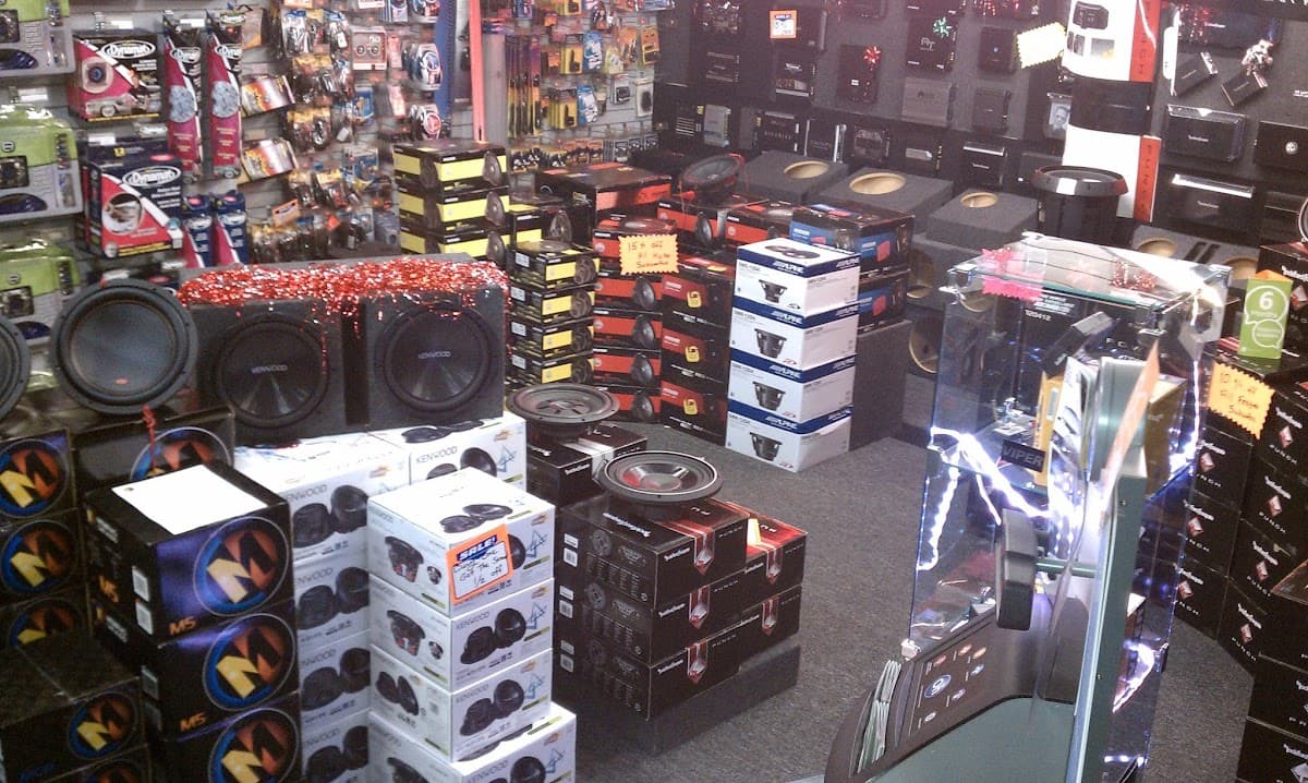 Electric Avenue car audio shop in Albuquerque, New Mexico photo 8