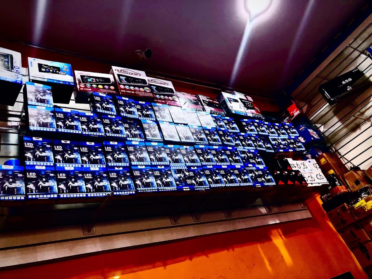 Platinum Auto Sound car audio shop in Philadelphia, Pennsylvania photo 8