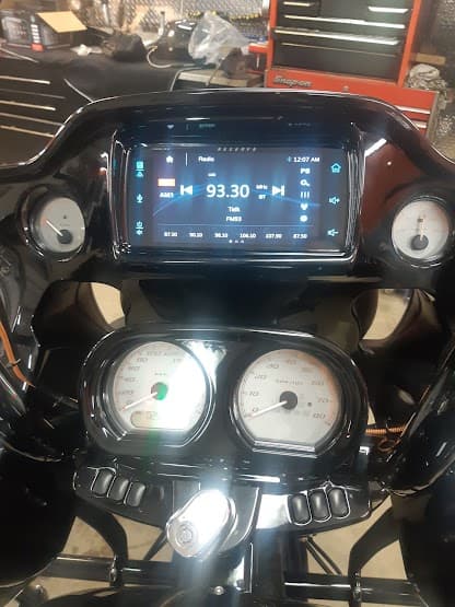 Number 1 Sound car audio shop in Toronto, Ontario photo 8