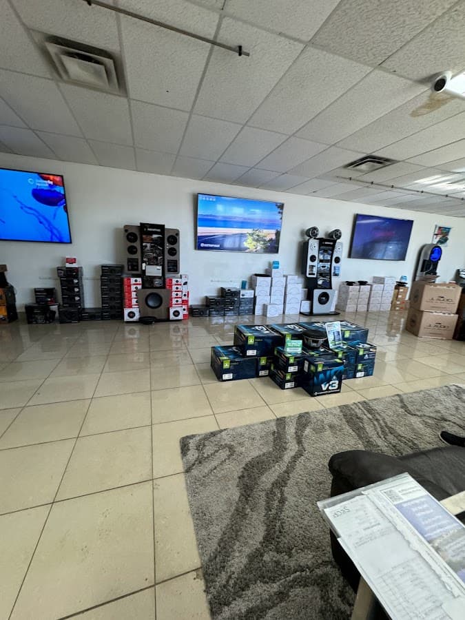 Paradise Village the Electronic Specialists car audio shop in Albuquerque, New Mexico photo 9