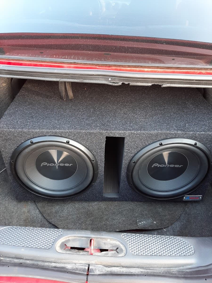 Stereo West Autotoys car audio shop in Omaha, Nebraska photo 3