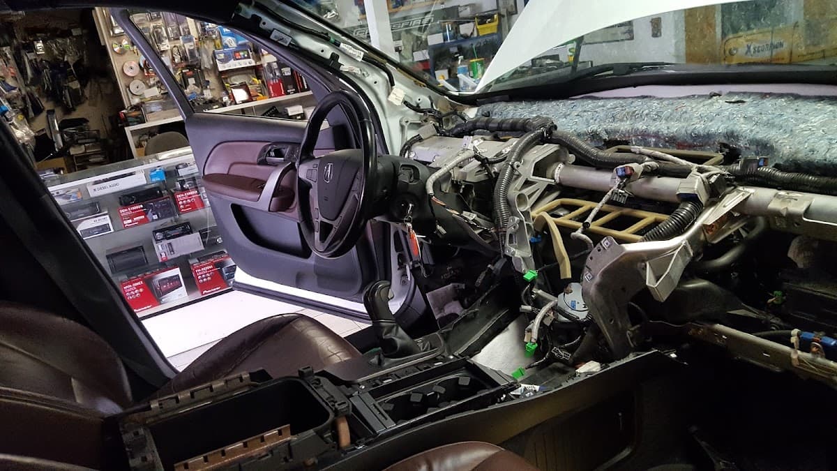 Molina Car Stereo image 2