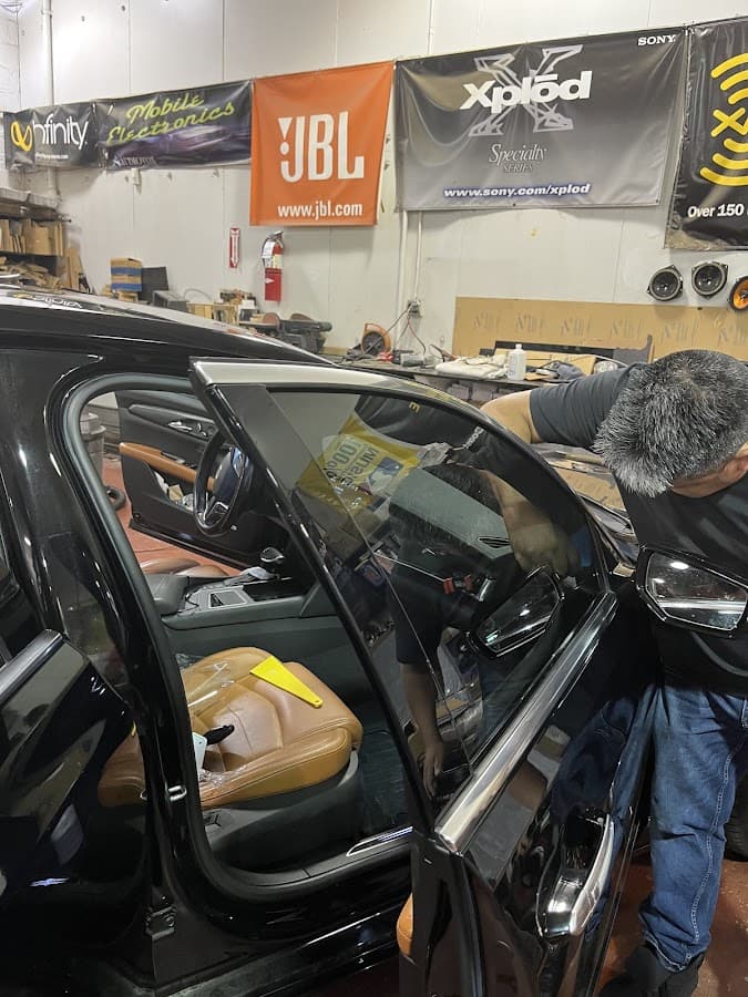 Doren Car Stereo & Alarm image 4