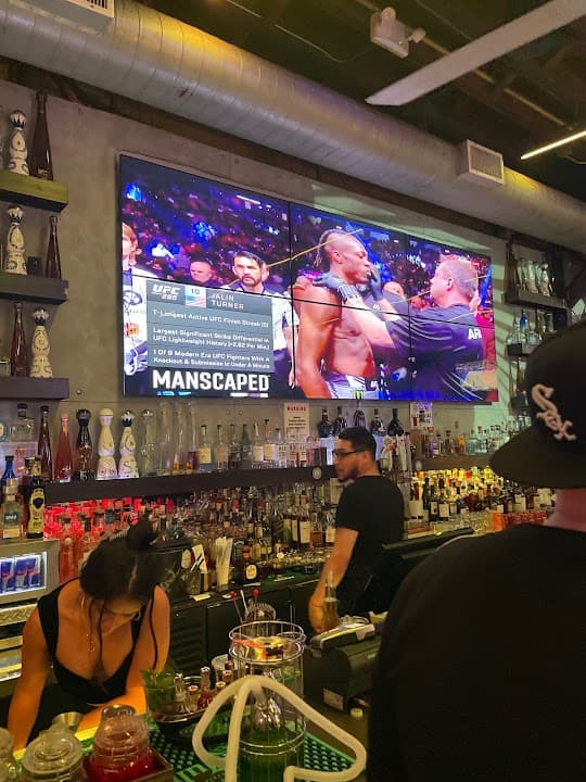 El Jefe Sports Cantina image 4