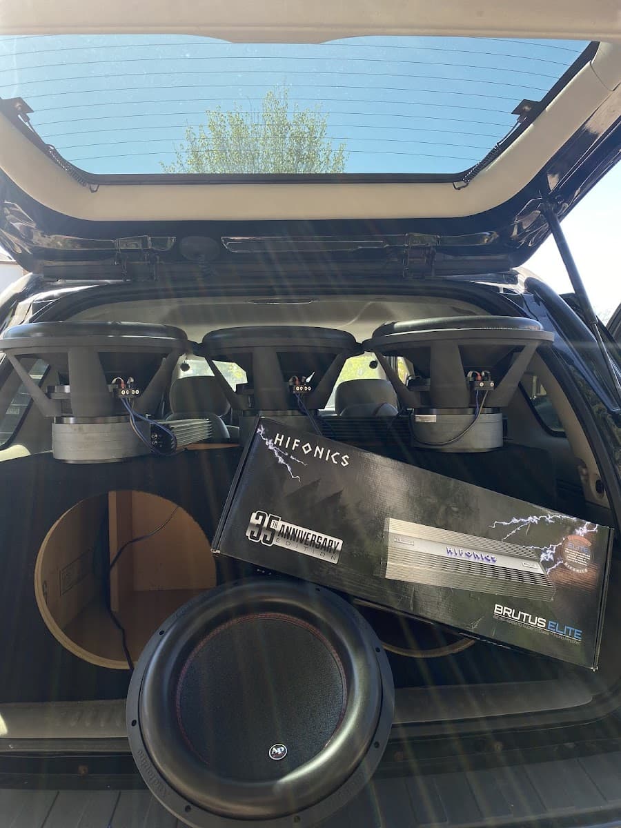 Audio Systems Elejidos car audio shop in St Paul, Minnesota photo 7