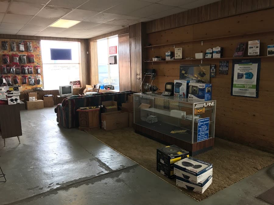 Hall Auto Sound image 2