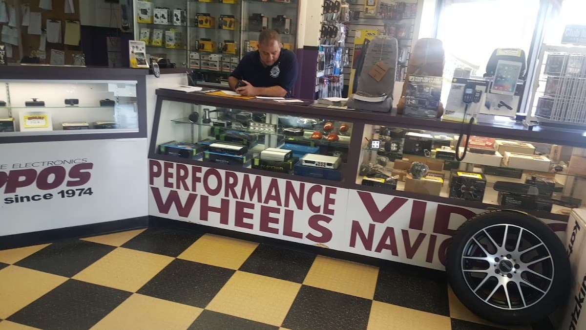 Zippo's Mobile Electronics car audio shop in Belleville, New Jersey photo 6