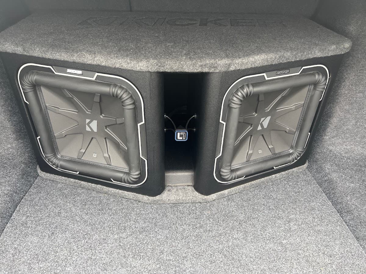 Hurley's Auto Audio car audio shop in McLean, Virginia photo 4