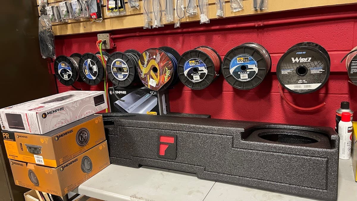 FOZIER'S ELECTRONICS car audio shop in Edmonton, Alberta photo 3