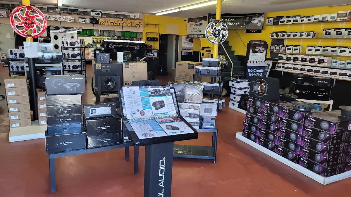 J&j stereo auto glass window tint and locksmith image 3