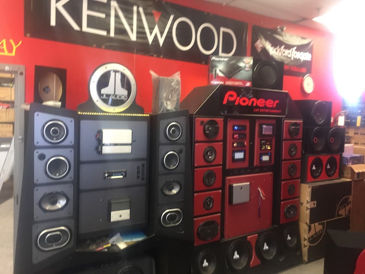 HiTech Audio Video car audio shop in Brampton, Ontario photo 6