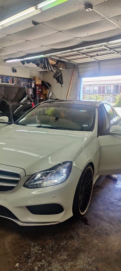 Texas Custom Stereo image 5