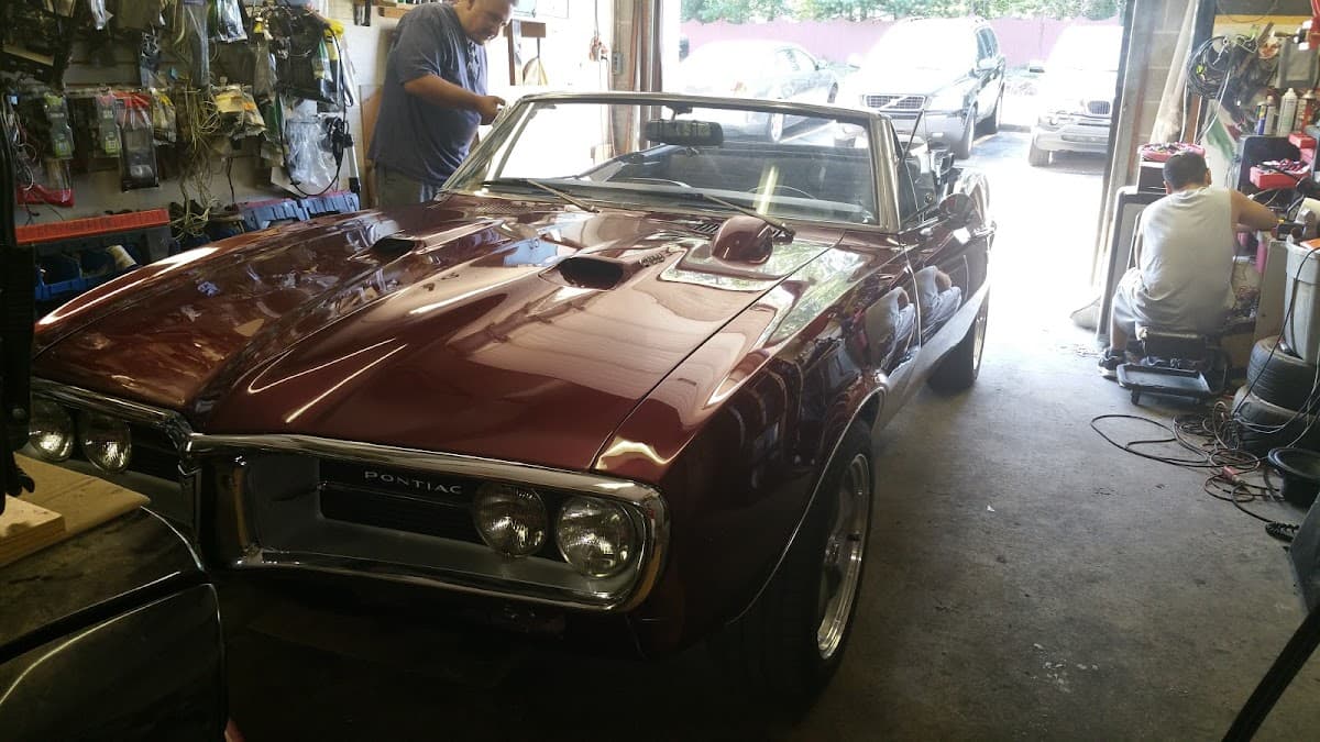 Custom Factory Installation car audio shop in Woodbury, New Jersey photo 4