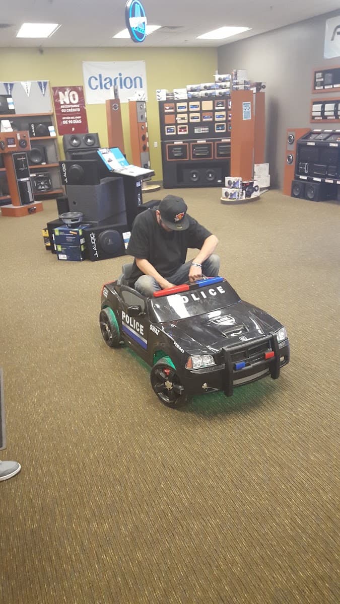 Audio Express car audio shop in Albuquerque, New Mexico photo 2