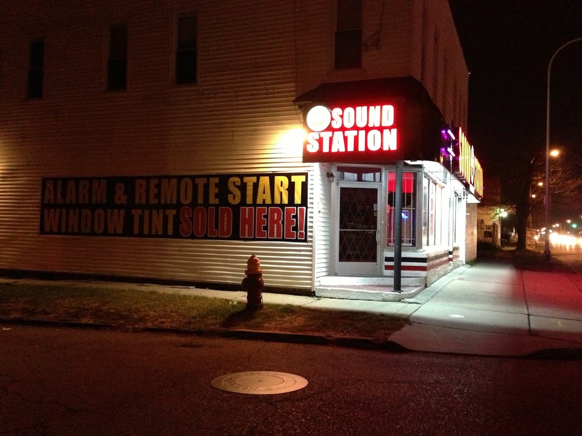 Detroit Sound Station car audio shop in Detroit, Michigan photo 6